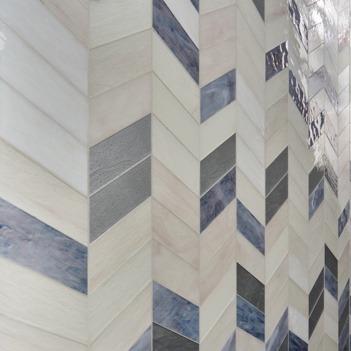 Elizabeth Sutton Envy Aspen Silver Polished Glass